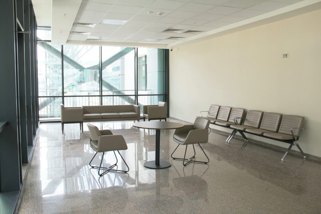 Aménager une salle d’attente : confort, image et stratégie patient